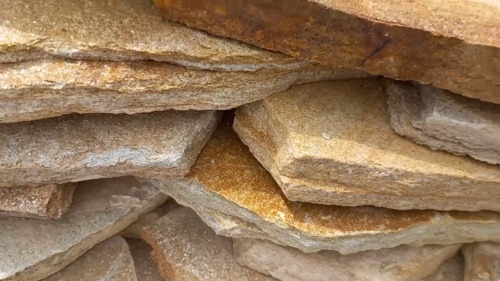 Плитняк златолит жёлтый золотистый для отмостки купить в Благовещенске