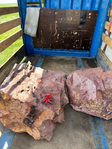 Ландшафтные глыбы красно-фиолетовые 200-1000 килограмм купить в Благовещенске