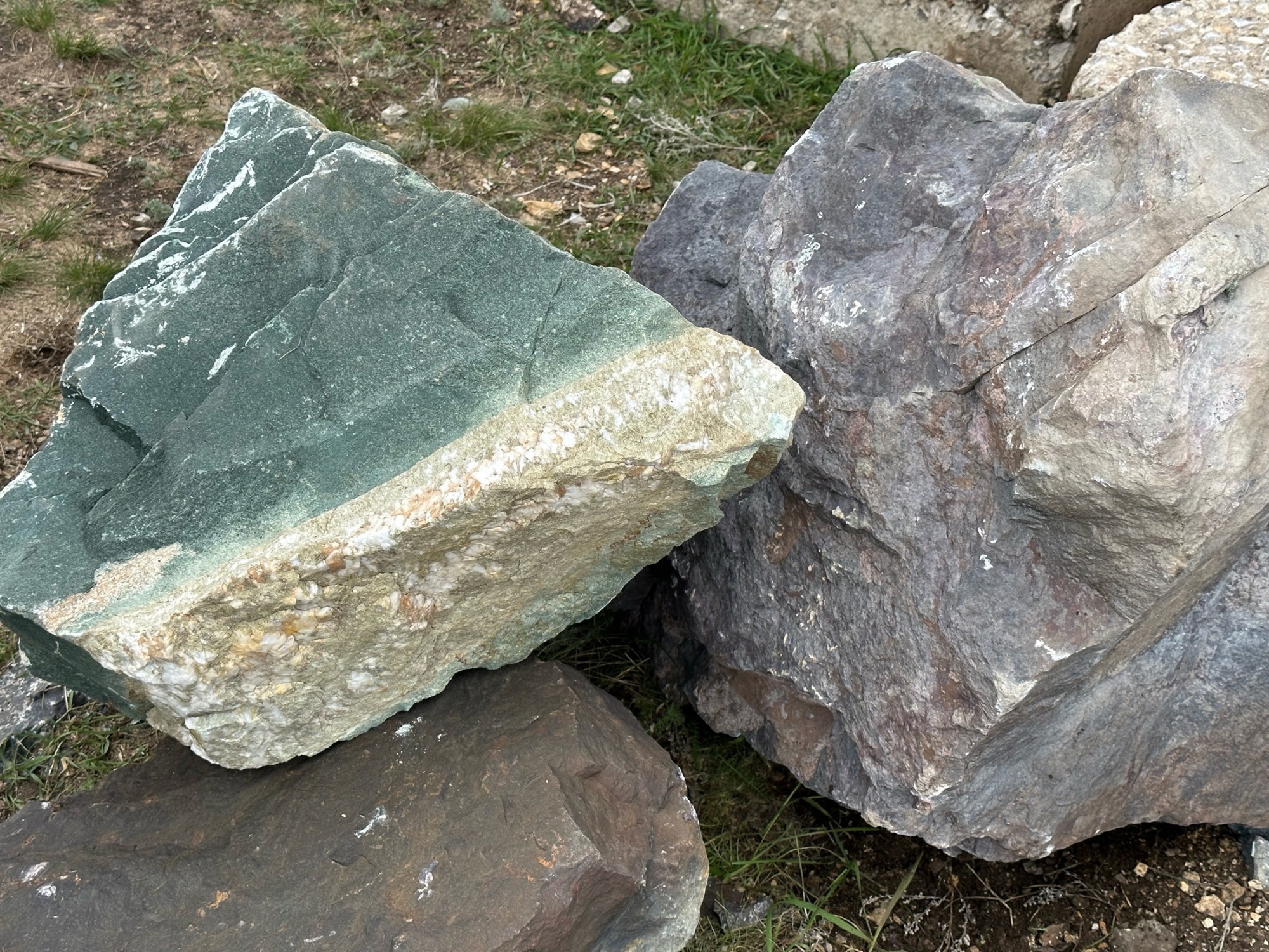 Камни для ландшафтного дизайна зелёные 10-60 килограмм купить в Благовещенске