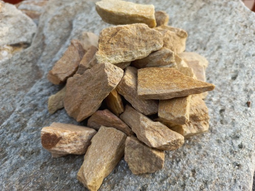 Златолит жёлтый декоративная каменная крошка купить в Благовещенске