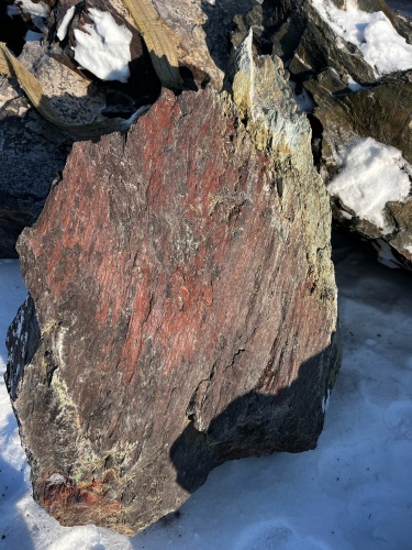 Ландшафтные глыбы красно-фиолетовые 200-1000 килограмм купить в Благовещенске