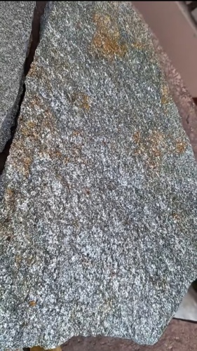 Плитняк златолит серебристый для цоколя, отмостки купить в Благовещенске