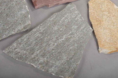 Плитняк златолит Уральский для цоколя, отмостки купить в Благовещенске