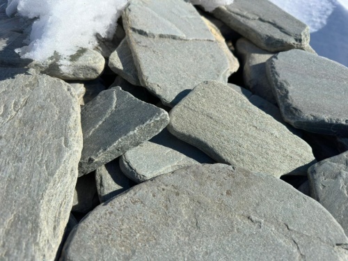 Плитняк златолит зелёный галтованный для цоколя купить в Благовещенске