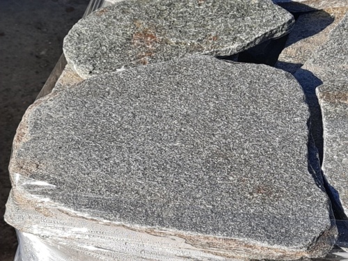 Златолит серебристый галтованный для лестниц купить в Благовещенске