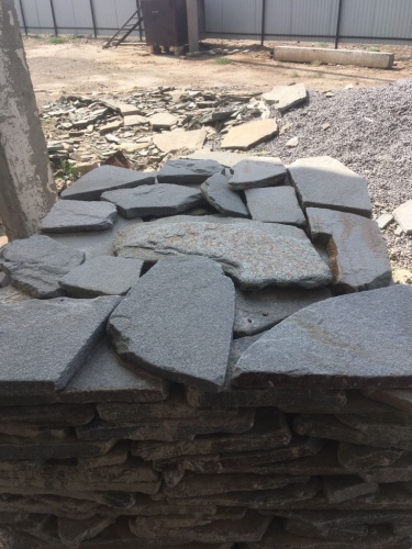 Златолит серебристый галтованный для лестниц купить в Благовещенске