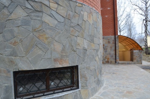 Плитняк златолит Уральский для цоколя, отмостки купить в Благовещенске